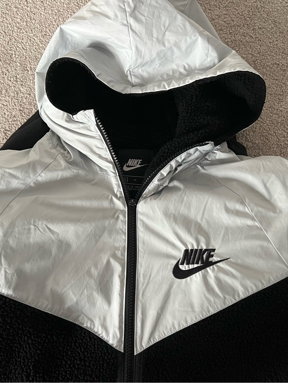 Nike Boys XL Two-Tone Sherpa lined Jacket